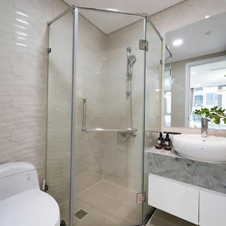 Signature Suite The Landmark Ho Chi Minh City Exterior photo